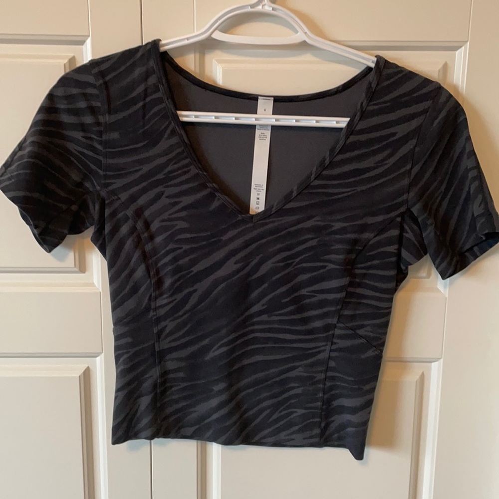 lululemon nulu yoga crop tee